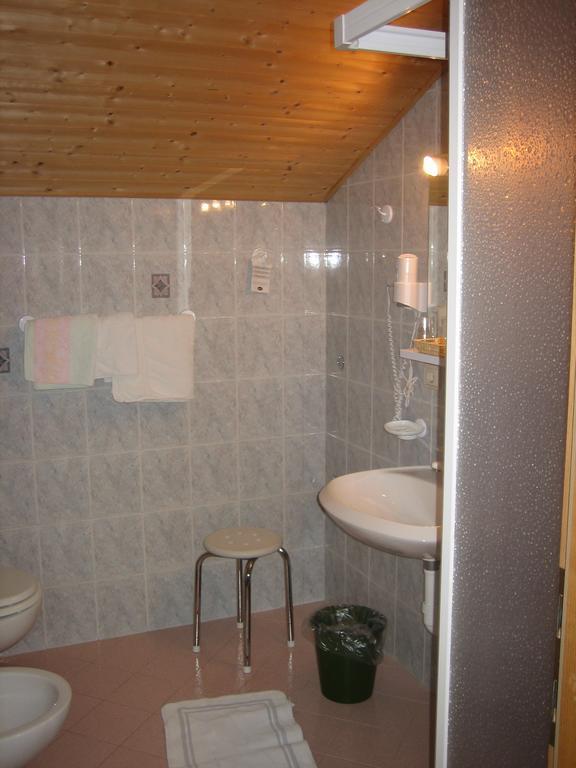 Garni Sonnegg Bed & Breakfast Petersberg Oda fotoğraf